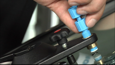 Vissage de l'injecteur